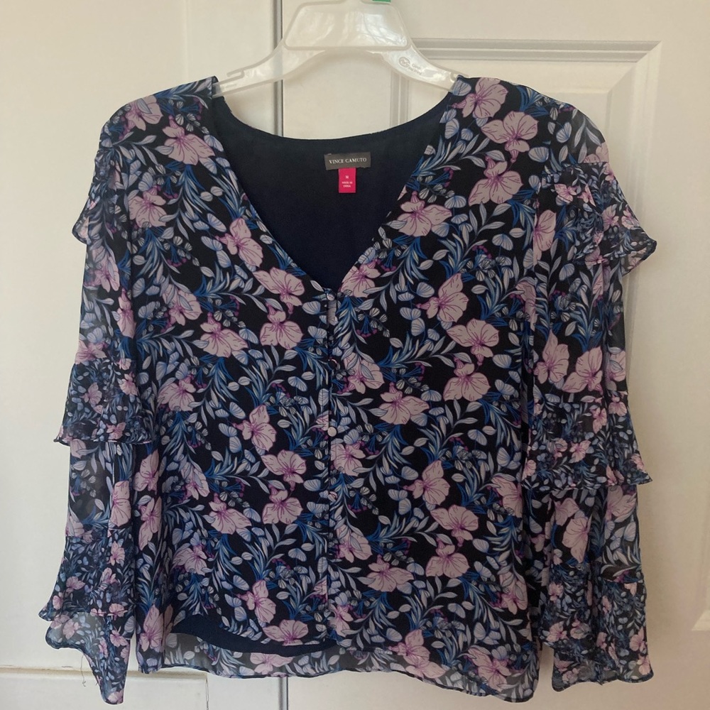 Vince Camuto Ruffle chiffon top M NWOT